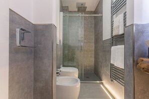 Regadera y bidet
