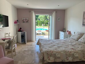 Classic-Zimmer | Schreibtisch, schallisolierte Zimmer, kostenloses WLAN, Bettwäsche