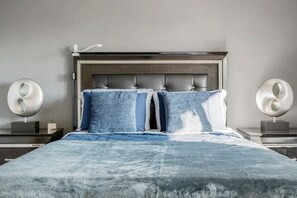 2 多间卧室、办公桌、熨斗/熨衣板、WiFi