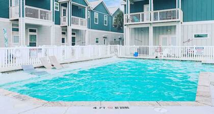 Corpus · Walk to Whitecap Beach Resort Retreat Heated Pool
