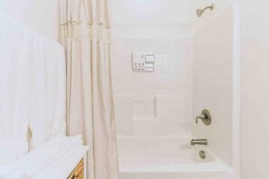 Hair dryer, towels - Corpus · Walk to Whitecap Beach Resort Retreat Heated Pool (Corpus Christi)