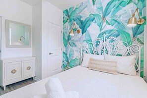 3 bedrooms, desk, iron/ironing board, travel crib