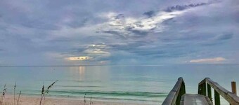 Downtown Cottage | Walk Everywhere, Park once