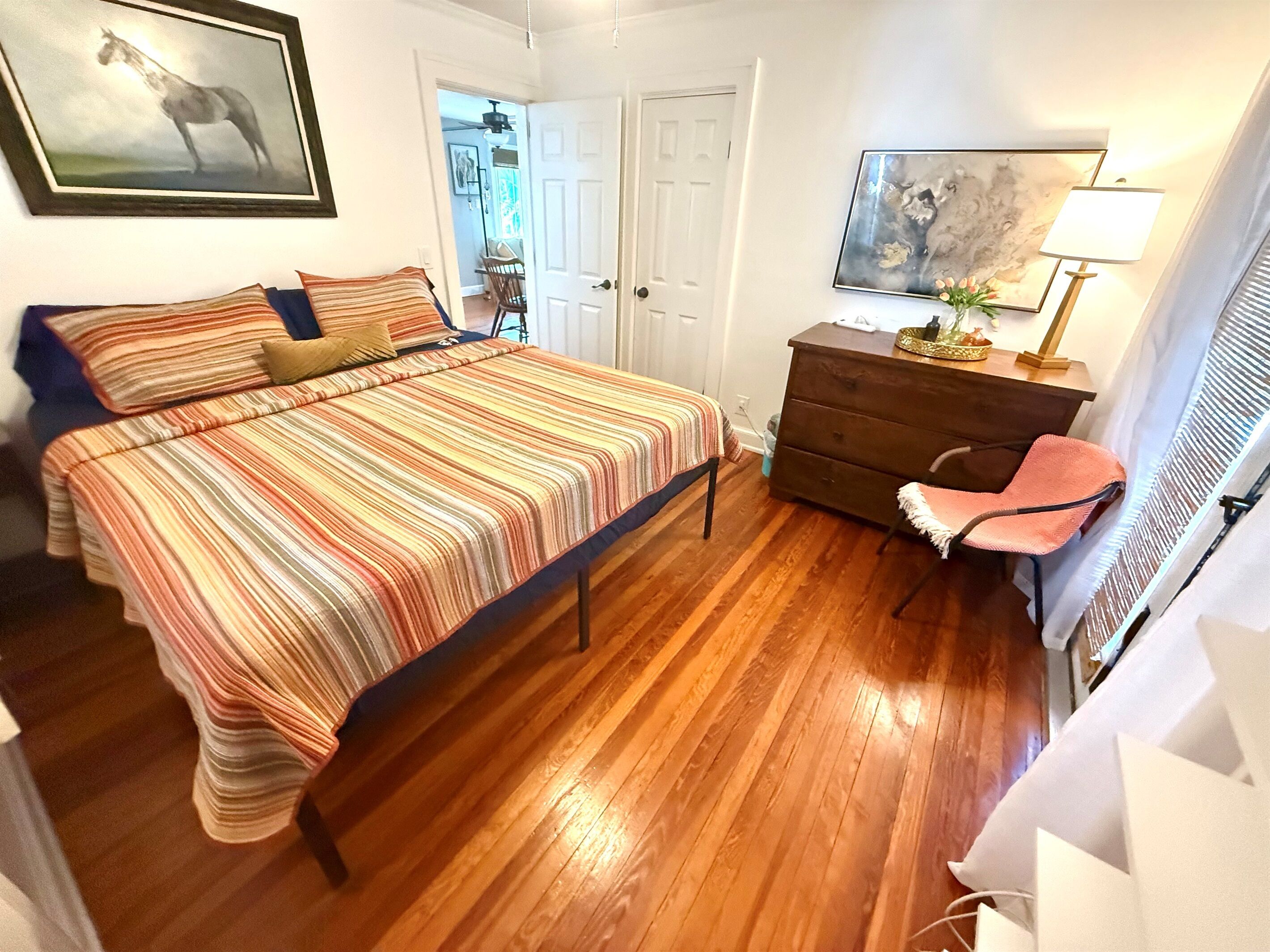 2 bedrooms, desk, iron/ironing board, travel crib