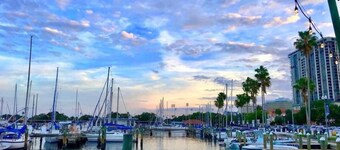 Stylish Retreat| Walk 2Dtwn+beach |Bikes+Patio