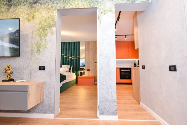 1 slaapkamer, een bureau, geluiddichte muren