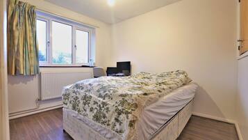 House | 2 bedrooms, free WiFi, bed sheets