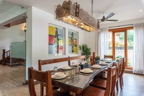 Grand-Villa, Stadtblick | Speisen