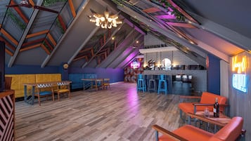 Grand Villa, City View | Executive lounge