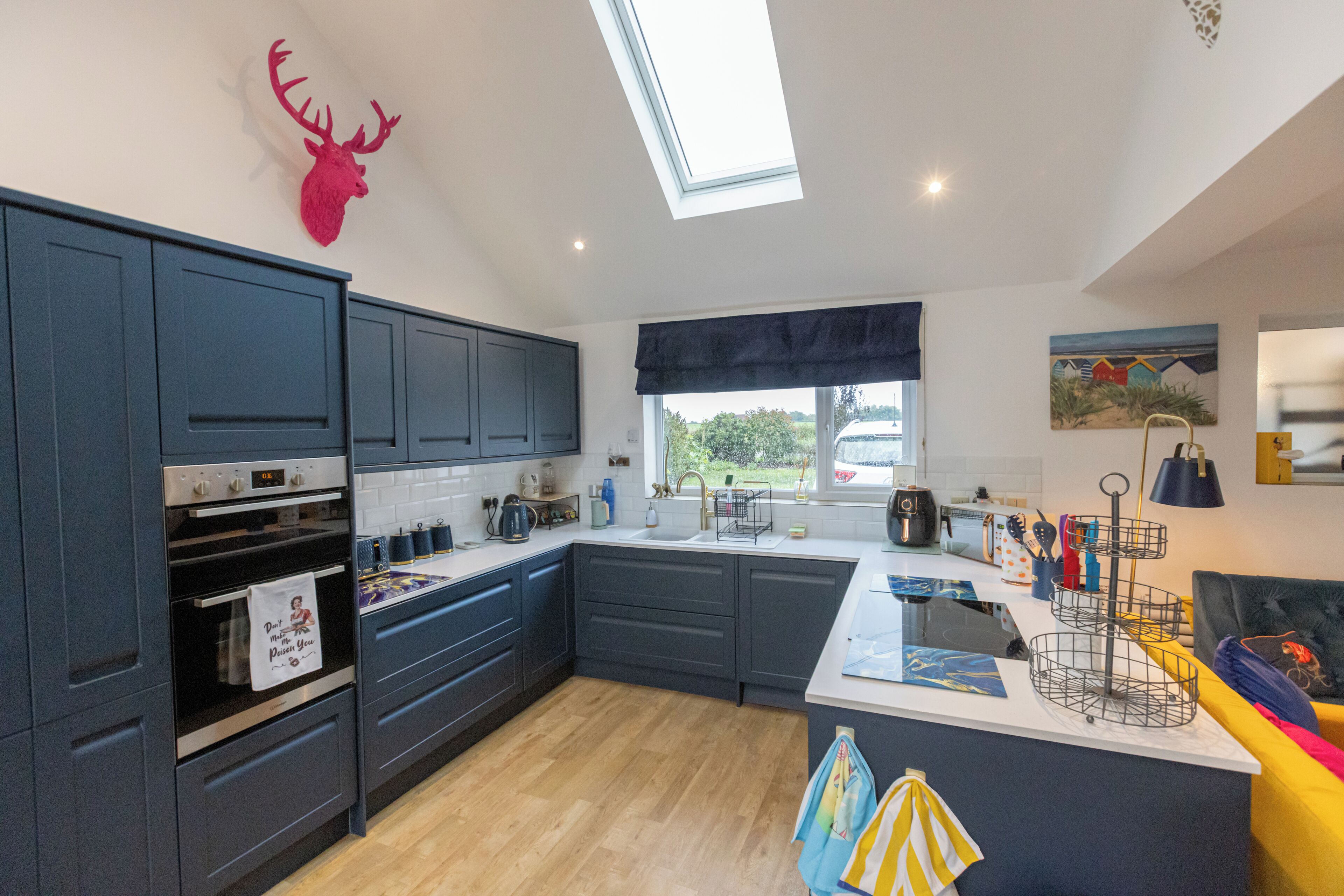 冰箱、微波炉、烤箱、炉灶