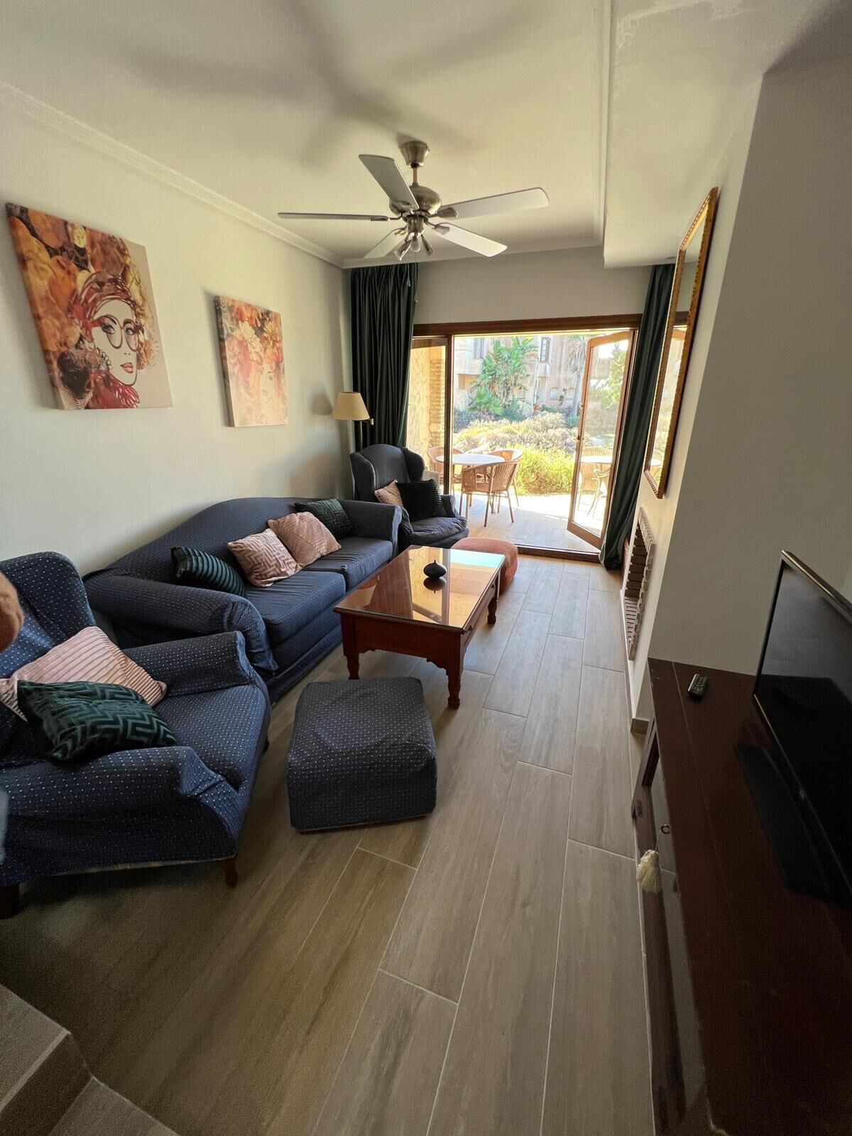 Télévision, cheminée