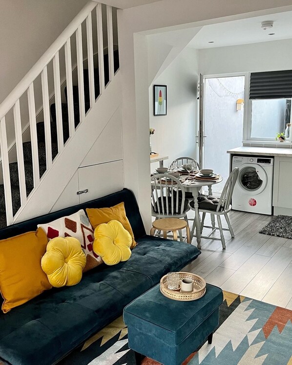 House | Interior - Cosy 2-bed House Close to Belfast City Centre (Belfast)