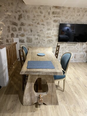 Dining - Loft en Plein Coeur du Village (Saint-Paul-de-Vence)