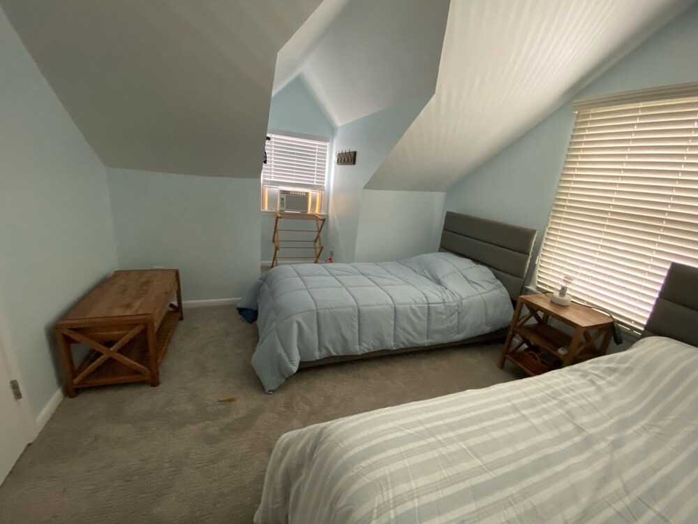 Victory Gem Affordable Stone Harbor cottage 3br / 2ba Ocean Views