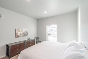 3 bedrooms, desk, iron/ironing board, travel cot