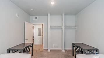 3 bedrooms, desk, iron/ironing board, travel crib