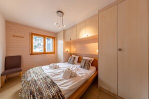 3 quartos, Wi-Fi de cortesia, roupa de cama