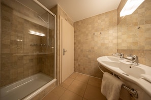 Bathtub