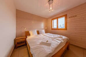 3 bedrooms, free WiFi, bed sheets