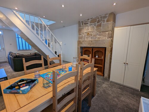 3 Bed City Home | South Facing Patio | 4-5 Beds