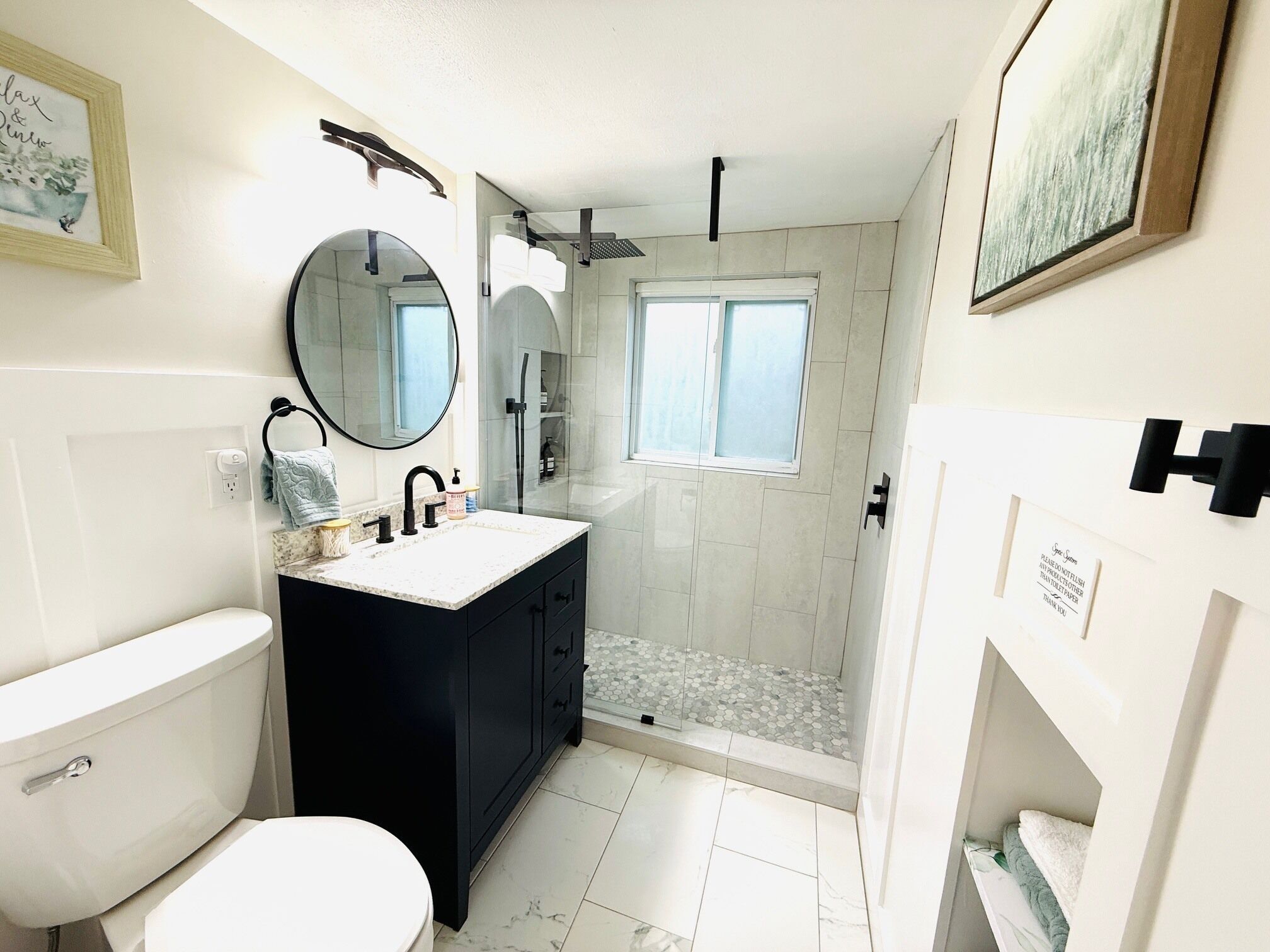 Combined shower/tub, hair dryer, towels, soap