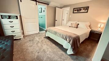 7 camere, una cassaforte in camera, una scrivania, ferro/asse da stiro