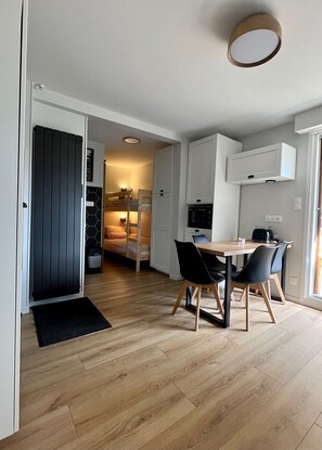 Dining - Studio in Saint Lary at the foot of the slopes (Saint-Lary-Soulan)