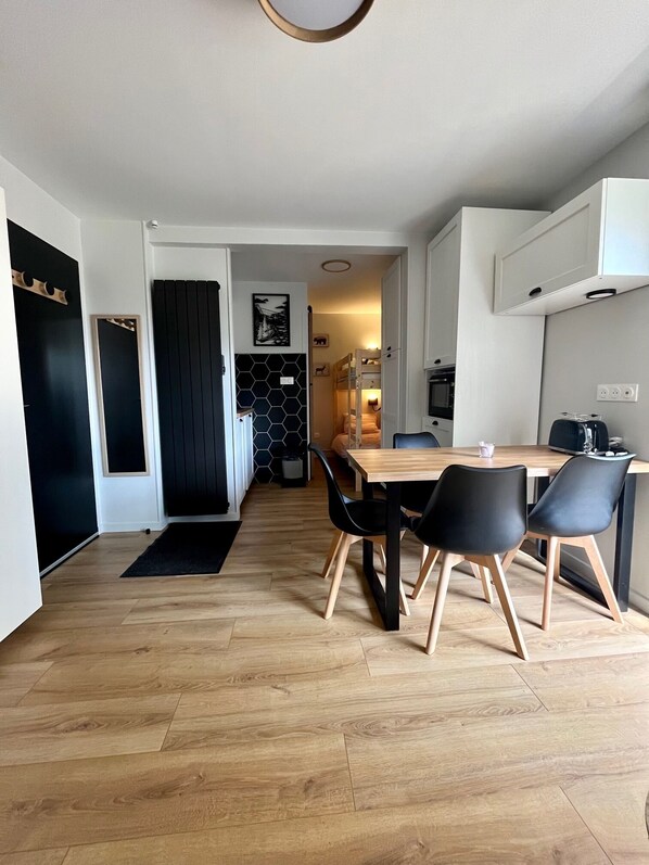 Dining - Studio in Saint Lary at the foot of the slopes (Saint-Lary-Soulan)