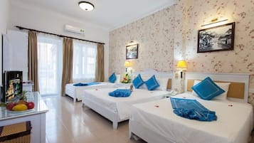 Executive Quadruple Room | Free WiFi, bed sheets