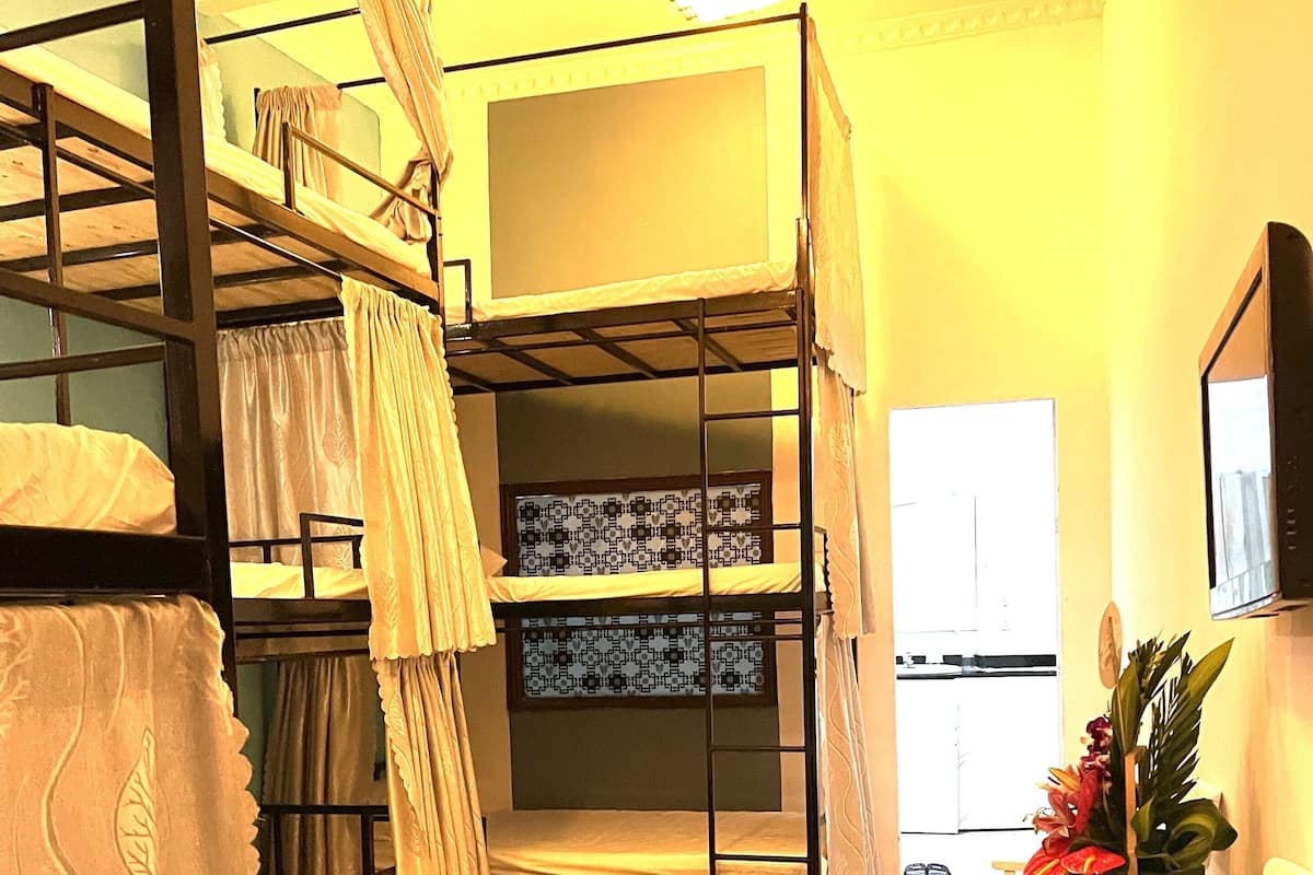 Traditional Shared Dormitory | Free WiFi, bed sheets