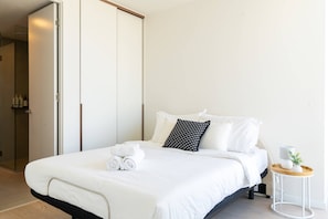 2 chambres, fer et planche à repasser, Wi-Fi, draps fournis