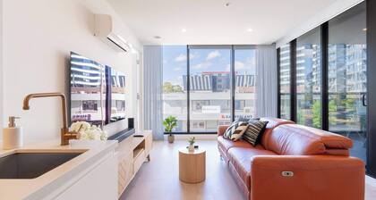 Modern Luxury 2B2B Sky Garden SmartTV