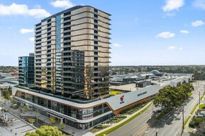 Exterior - Modern Luxury 2B2B Sky Garden SmartTV (Glen Waverley)