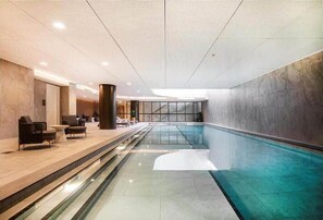Indoor pool - Modern Luxury 2B2B Sky Garden SmartTV (Glen Waverley)
