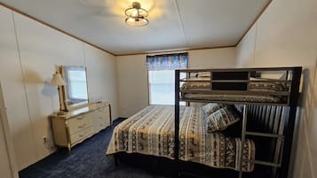 3 bedrooms, WiFi, bed sheets