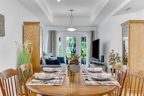 Dining - Perfect escape, Palm Coast home on Intercoastal! (Palm Coast)