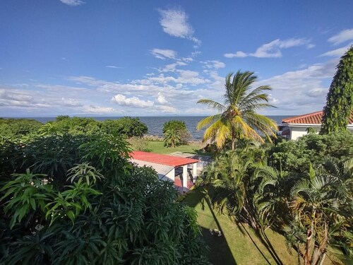 Quite, Safe and 3rd floor lookout on lake Granada