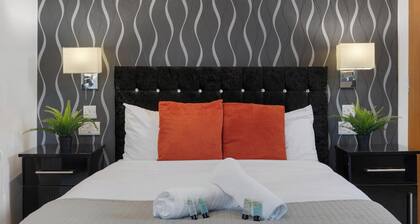 Modern city centre studio apartment