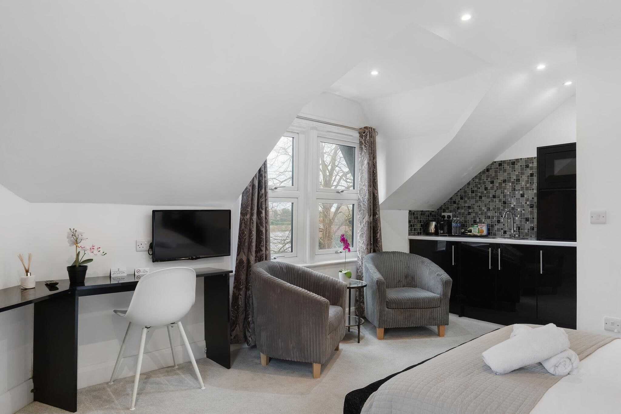 1 habitación, tabla de planchar con plancha, wifi y ropa de cama 