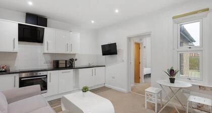Central and Modern One Bedroom Flat