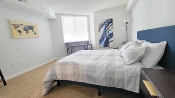 1 bedroom, desk, travel crib, WiFi