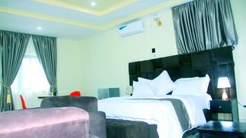 Executive Studio Suite | Individually furnished, desk, laptop workspace, free WiFi