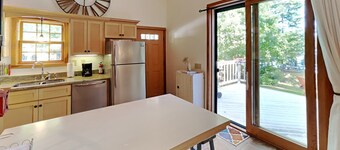 Wolfe's Way Priv. Beach, Waterfront Kayak, Swim & Acadia!