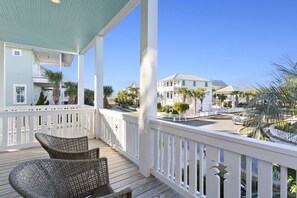 Terrace/patio - Aqua Easy - Destin Pointe, Gulf Views, Lakefront, Free Beach Service, Cmty Pool! (Destin)