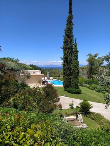 Luxurious Zen Art Villa combines holidays and calmness.