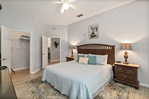 2 bedrooms, desk, iron/ironing board, travel cot - Spacious 1st floor in Bahama Bay, Resort Amenities. Disney, less than 15 mins (Davenport)