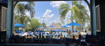 Spacious 1st floor in Bahama Bay, Resort Amenities. Disney, less than 15 mins