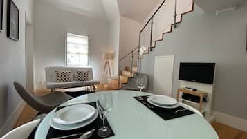 Familie maisonnette | Privékeuken | Een kinderstoel