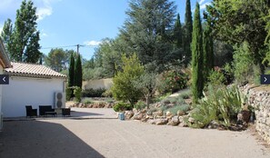 Property grounds - VILLA LES 3 PALMIERS WITH SWIMMING POOL (Lorgues)