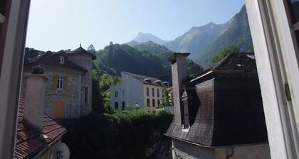 Cosy, renovated family home in the heart of the Pyrenees